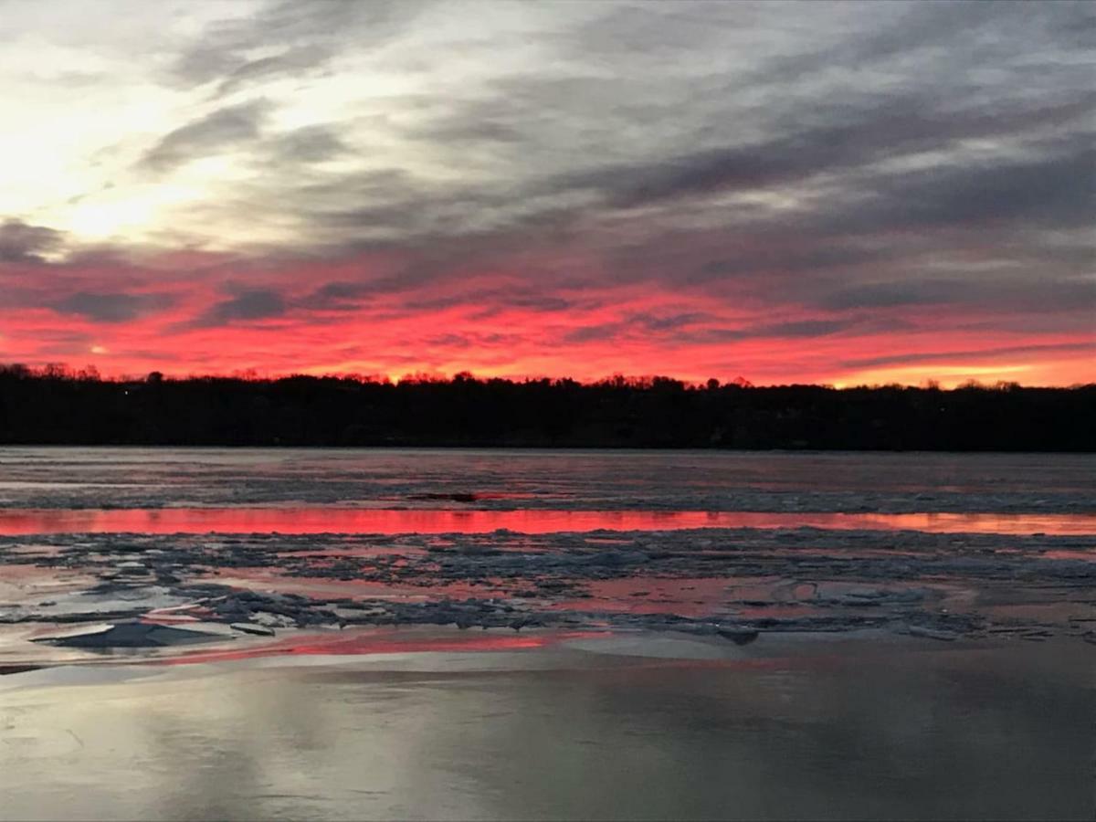 Hudson Riverfront Home Catskill Bagian luar foto